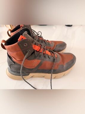 Sorel Men's High-Top WATERPROOF Athletic shoes in Brown & Orange